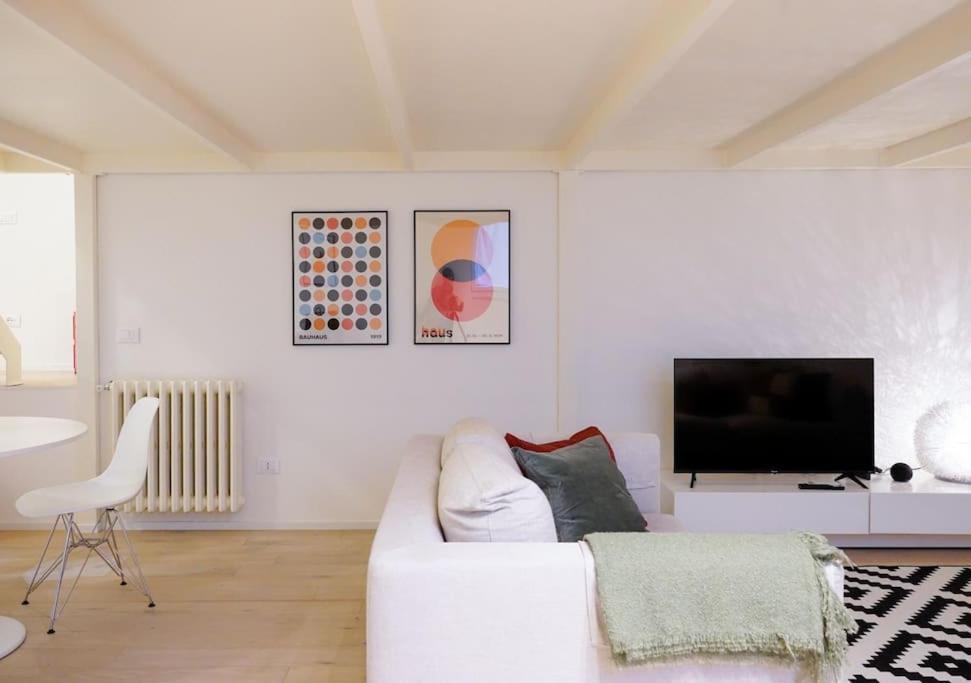 Navigli-Bocconi Spazio Luce Design Apartment Milan Bagian luar foto