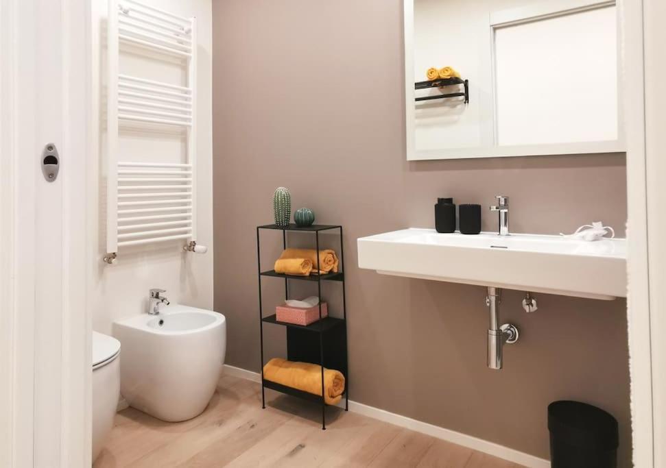 Navigli-Bocconi Spazio Luce Design Apartment Milan Bagian luar foto